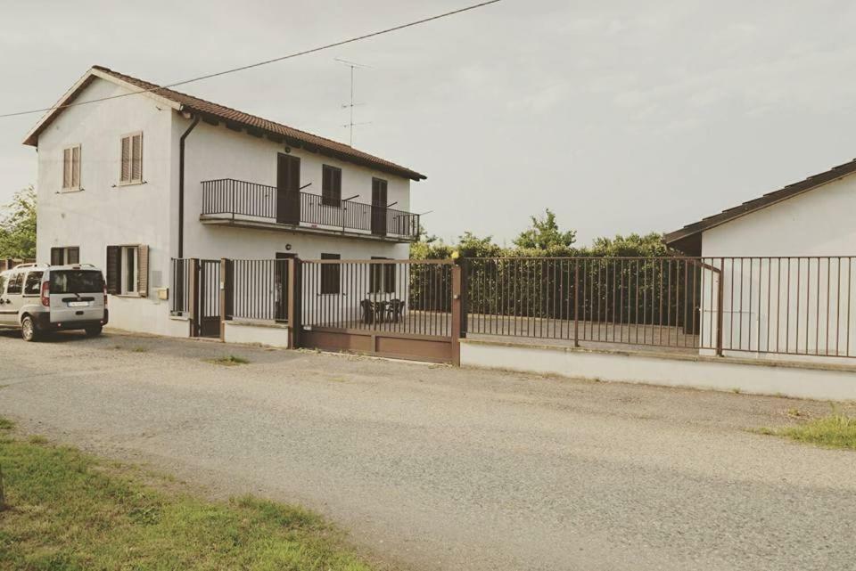 Bed and Breakfast Gaietta Frassineto Po Екстер'єр фото